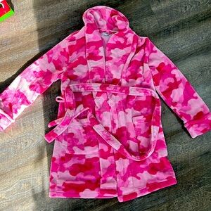 Women’s Sonoma faux fur pink short robe size small